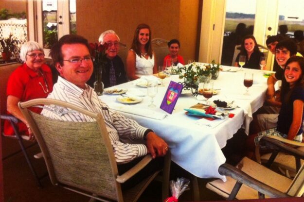 dinner-table-family-2010