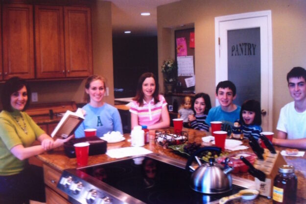 devo-with-kids-lunchtime1-e1446001550375